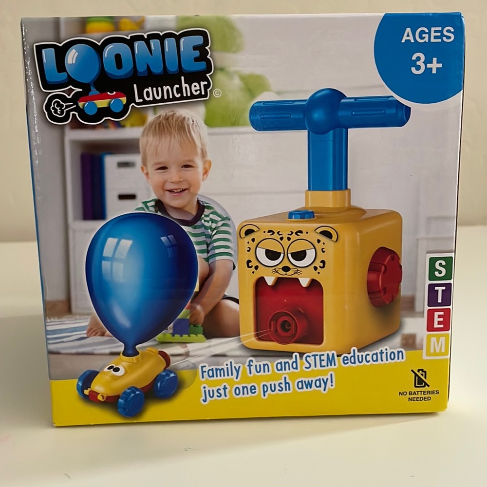 Loonie Launcher Balloon
Launcher Car Toy Set~ Aerodynamic
Racers~ STEM Toys
